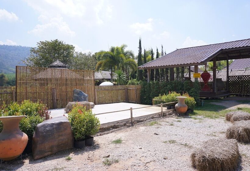 Отель Phuruarounmai Resort