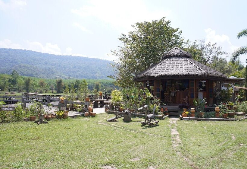 هتل Phuruarounmai Resort