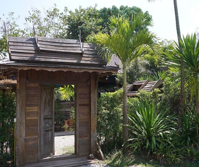 هتل Phuruarounmai Resort