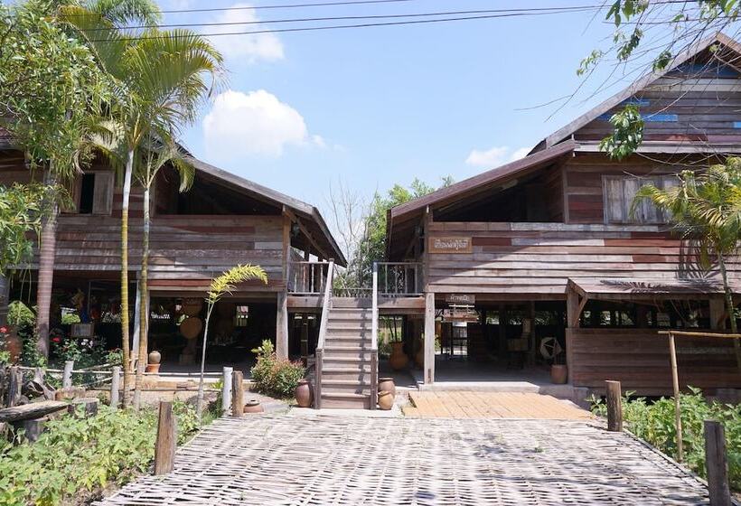 Отель Phuruarounmai Resort