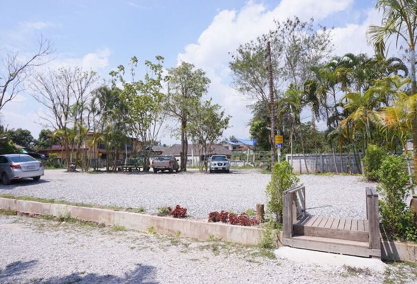 Отель Phuruarounmai Resort