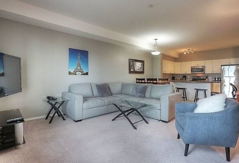 Отель Pinnacle Pointe By Kvr