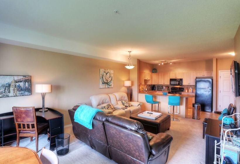 Отель Pinnacle Pointe By Kvr