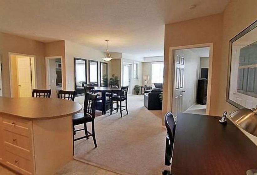 Отель Pinnacle Pointe By Kvr