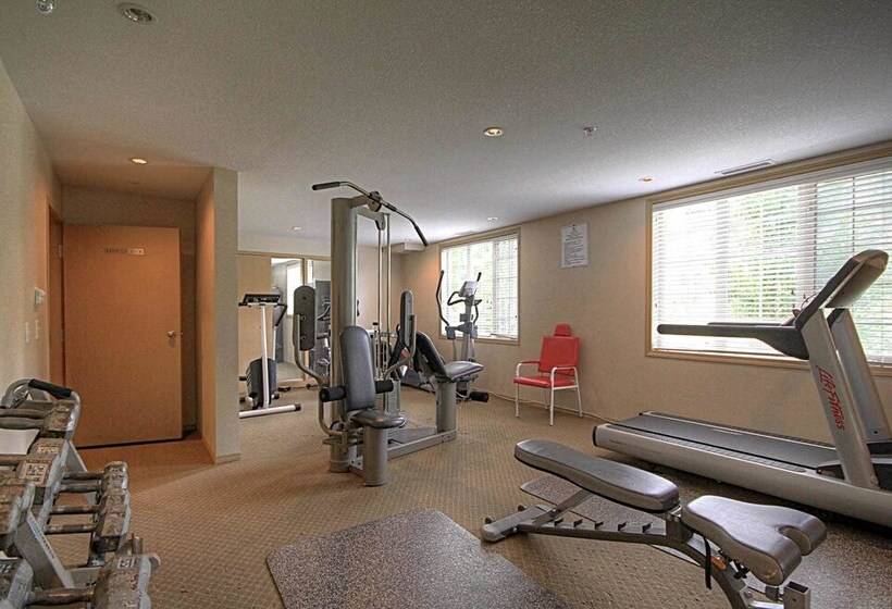 Отель Pinnacle Pointe By Kvr