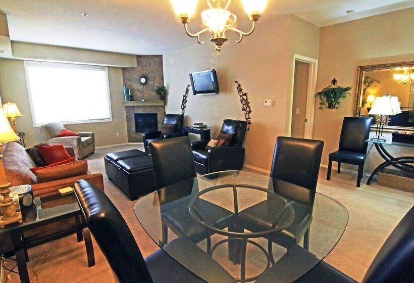 Отель Pinnacle Pointe By Kvr