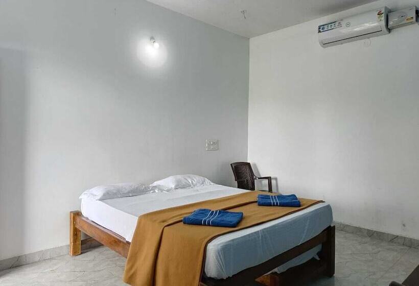 Отель Poornima Beach Stay