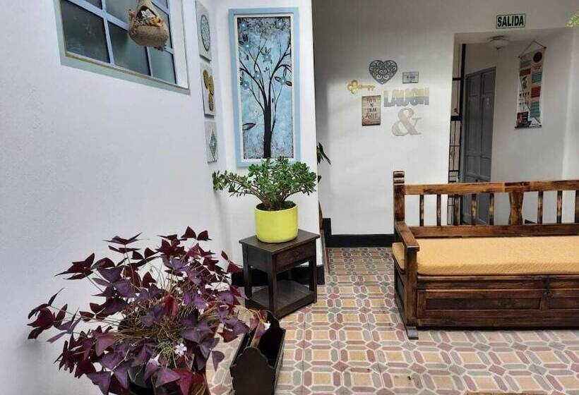 هتل Posada Santa Elena