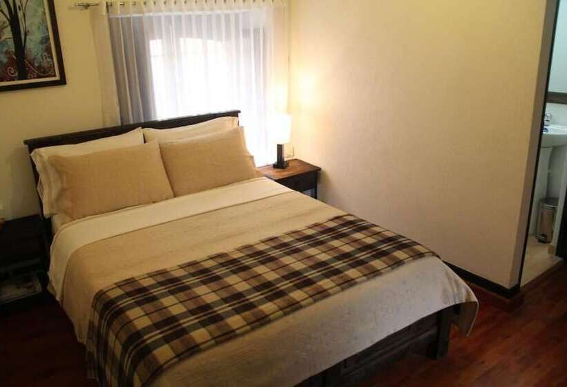 هتل Posada Santa Elena