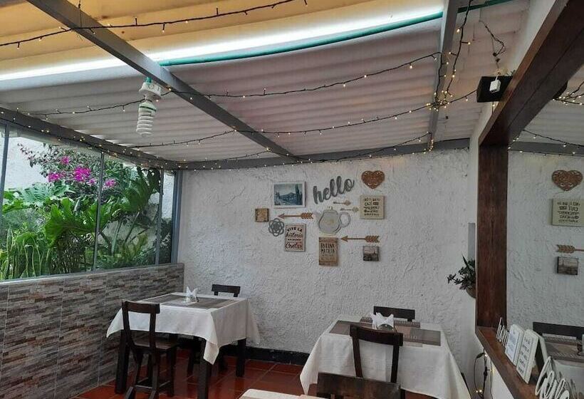 בית מלון כפרי Posada Santa Elena