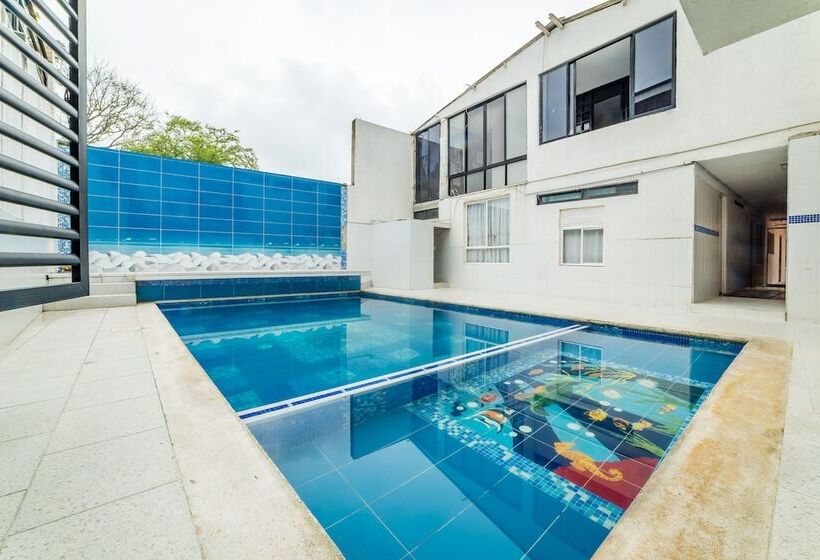 هتل Prados Del Sur