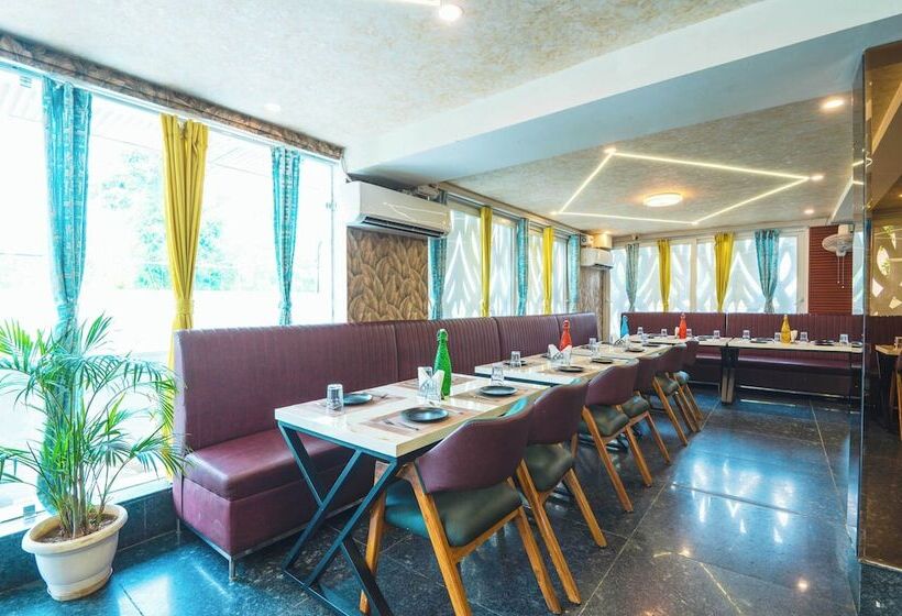 בית מלון כפרי Treebo Sunny Feast