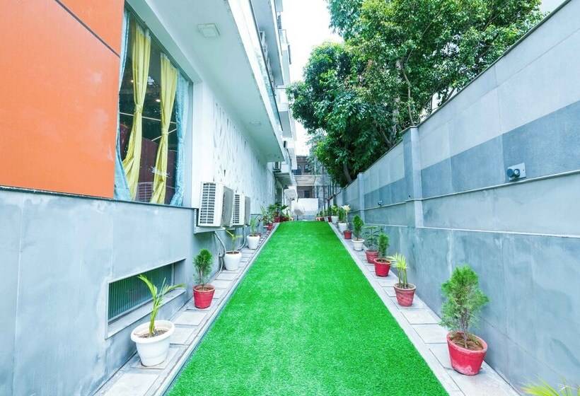 בית מלון כפרי Treebo Sunny Feast