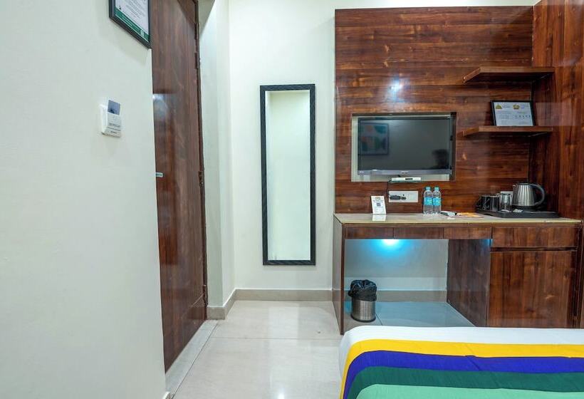 בית מלון כפרי Treebo Sunny Feast