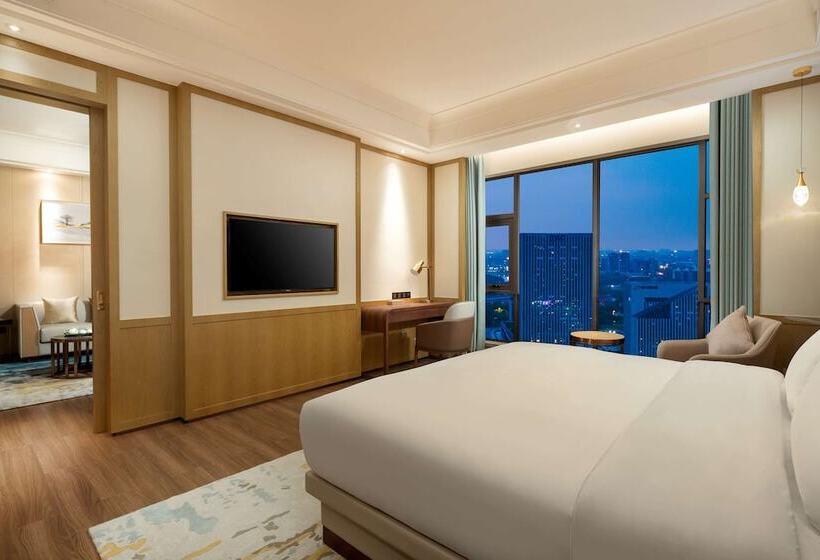 Отель Ramada Plaza By Wyndham Dongguan Songshan Lake