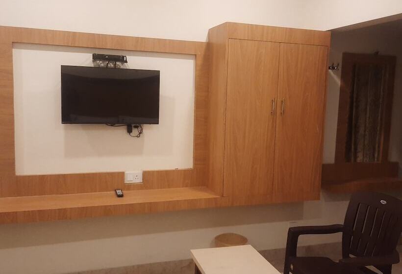 Отель Rani Residency