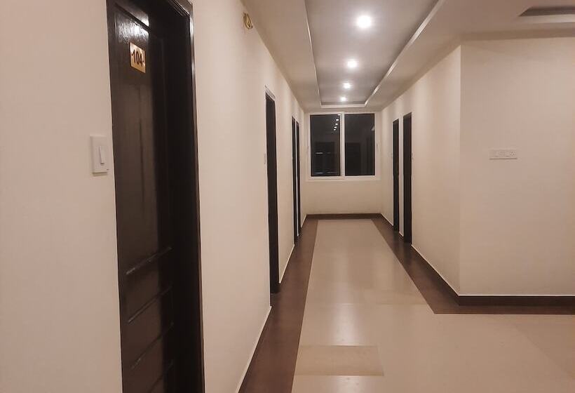 Отель Rani Residency