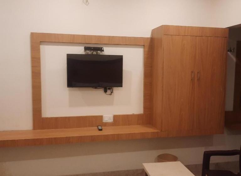 Отель Rani Residency