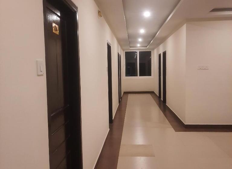 Отель Rani Residency