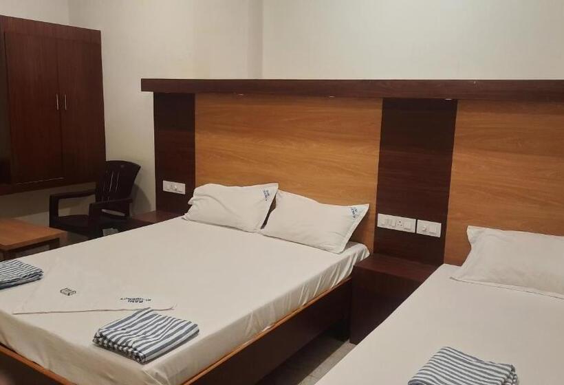 Отель Rani Residency