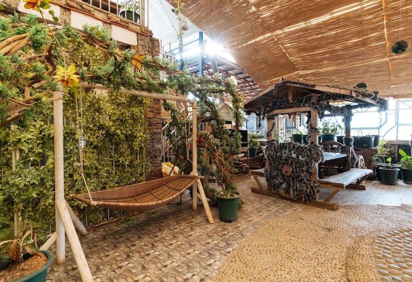 هتل Reddoorz Plus Near Strawberry Farm Baguio