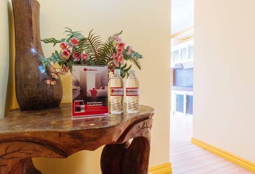 هتل Reddoorz Plus Near Strawberry Farm Baguio