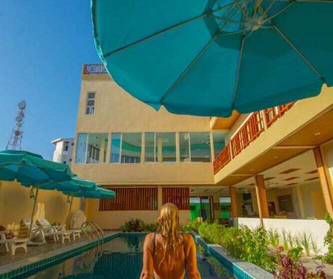 هتل Akasha Beach Maafushi