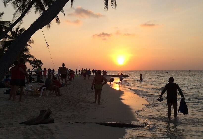 هتل Akasha Beach Maafushi