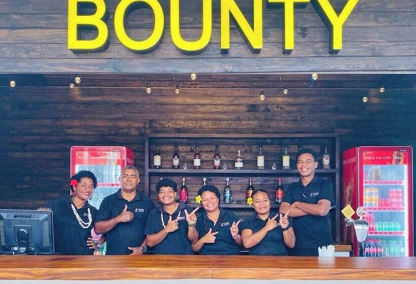 هتل Sailors Beach Fiji