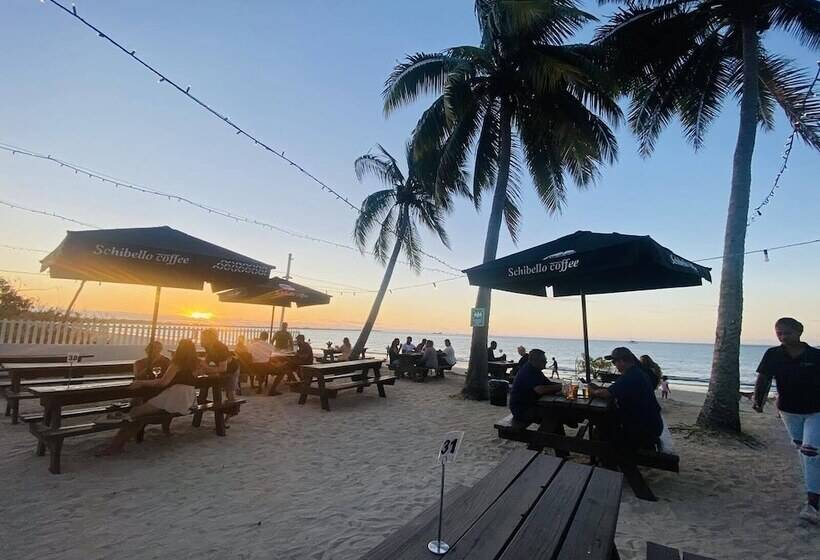 호텔 Sailors Beach Fiji
