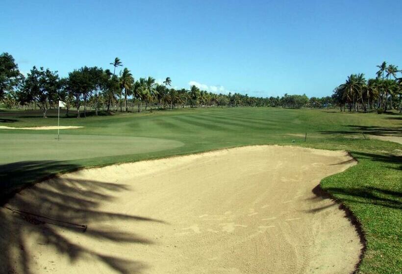 هتل Sailors Beach Fiji