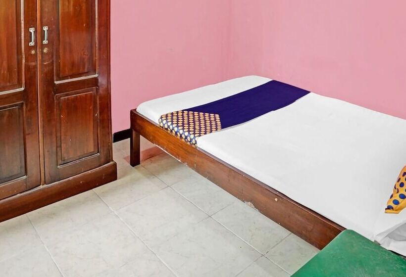 호텔 Sekar Guest House Jember By Oyo