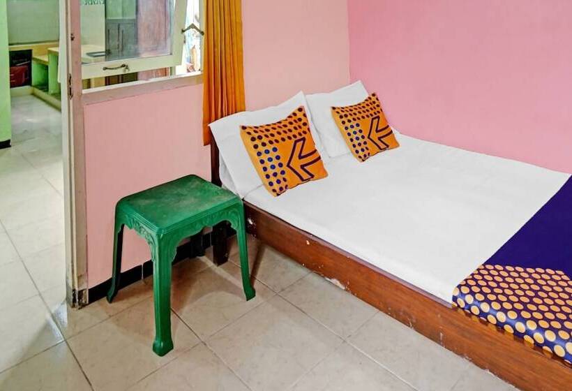 호텔 Sekar Guest House Jember By Oyo