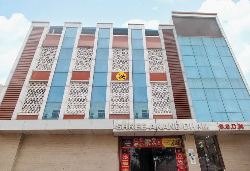 בית מלון כפרי Treebo Shree Anand Dham, Vrindavan