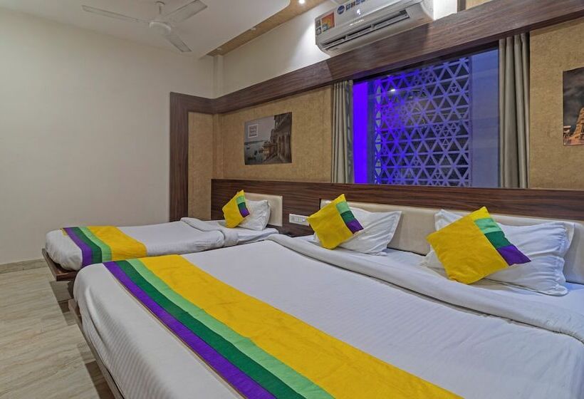 בית מלון כפרי Treebo Shree Anand Dham, Vrindavan