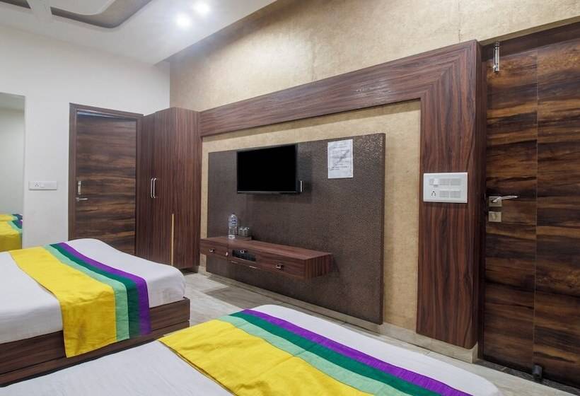 Hotel Treebo Shree Anand Dham, Vrindavan