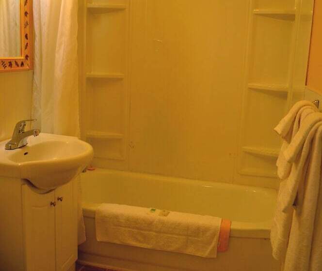 فندق Silverwood Inn