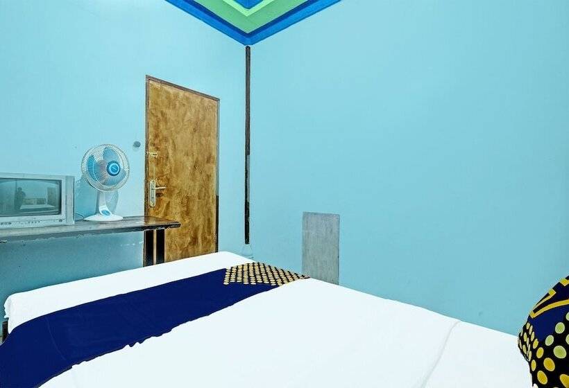 Отель Spot On Joglo Doyong Homestay Syariah