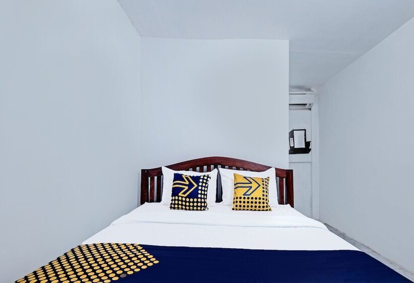 Отель Spot On Joglo Doyong Homestay Syariah