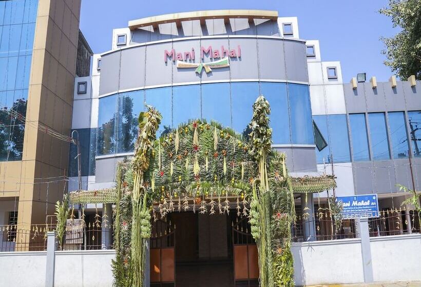 בית מלון כפרי Sri Manis Residency