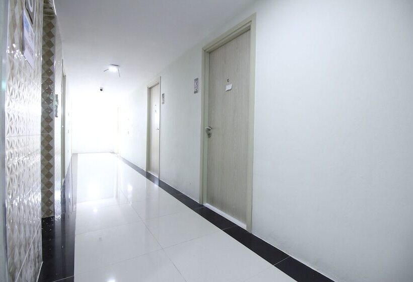 فندق Tara Residence By Oyo Rooms