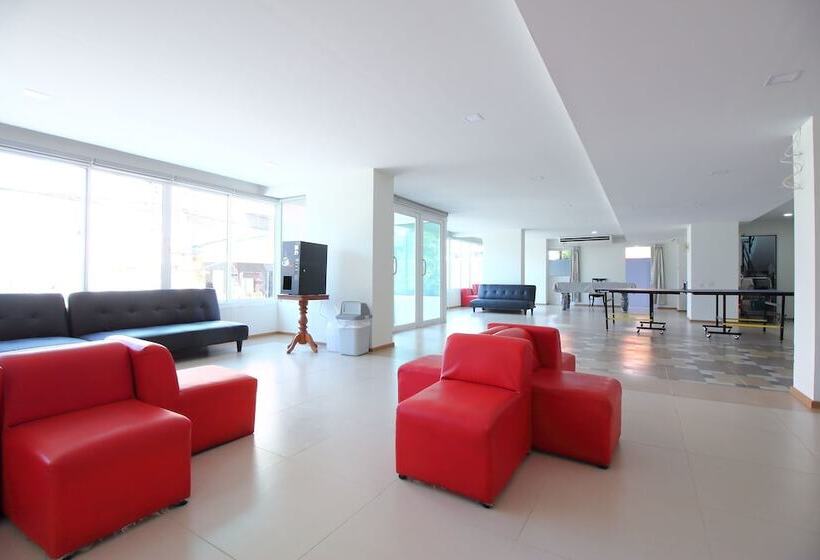 فندق Tara Residence By Oyo Rooms