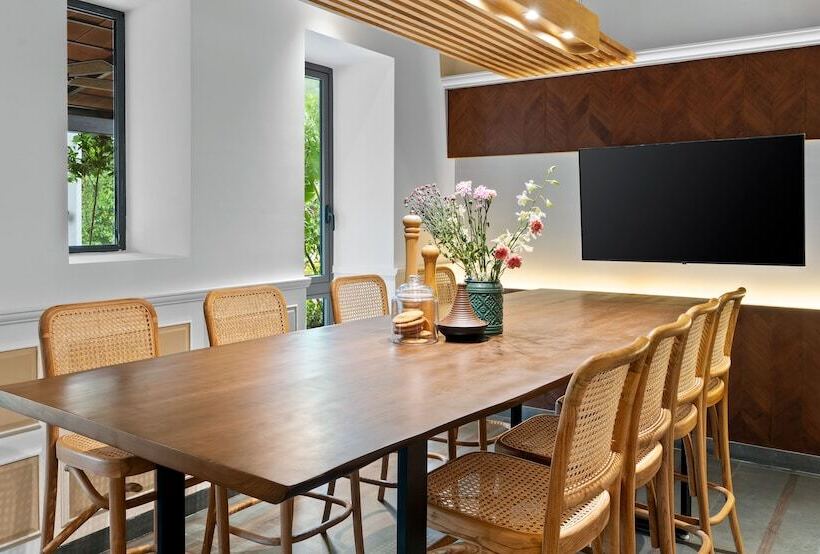 هتل The Astor Goa