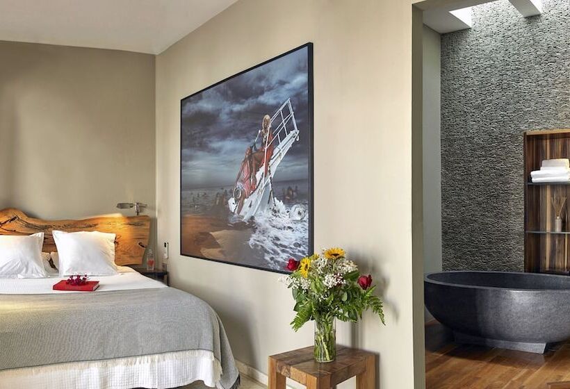 The Giri Residence Hotel & Spa