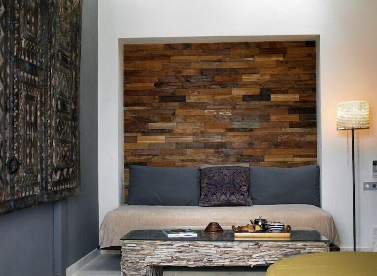 The Giri Residence Hotel & Spa