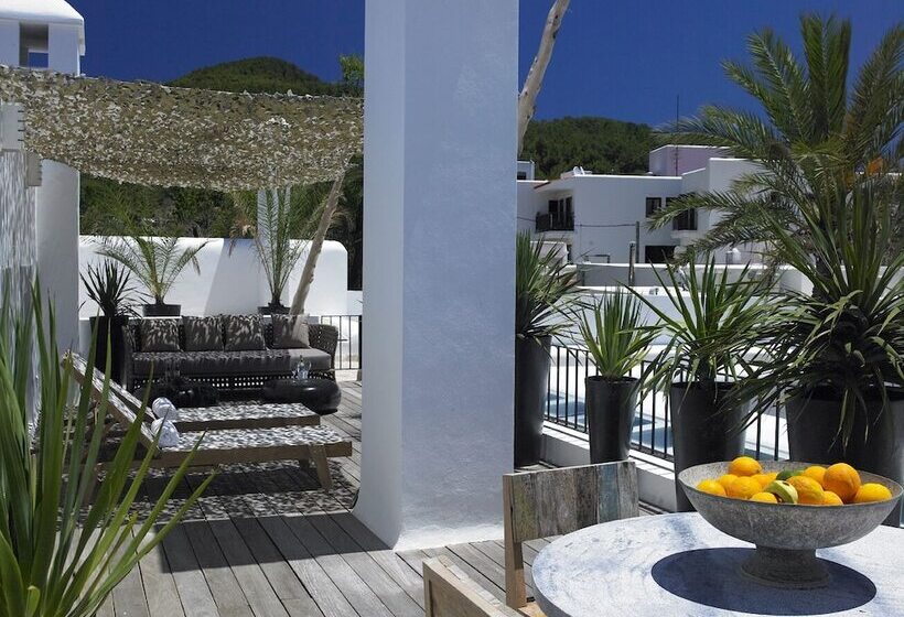 The Giri Residence Hotel & Spa