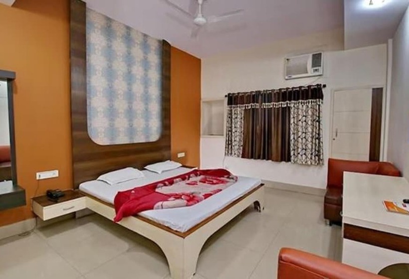 Fabhotel Prime The Hindustan Residency