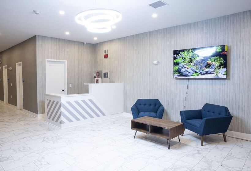 בית מלון כפרי Peachtree Suites