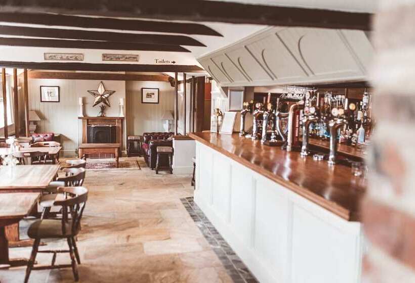 فندق The Poachers Country