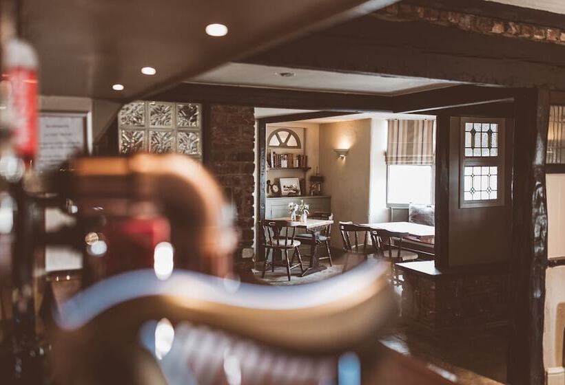 فندق The Poachers Country